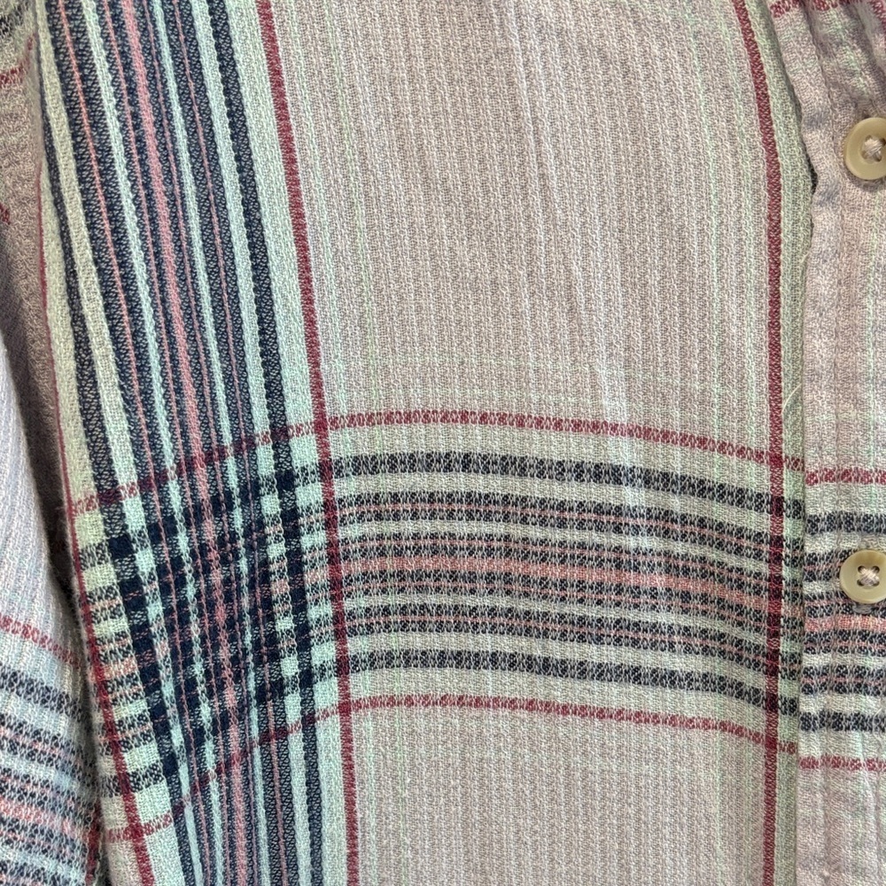 Casual Plaid Button-Down Shirt - Picture 4 of 5